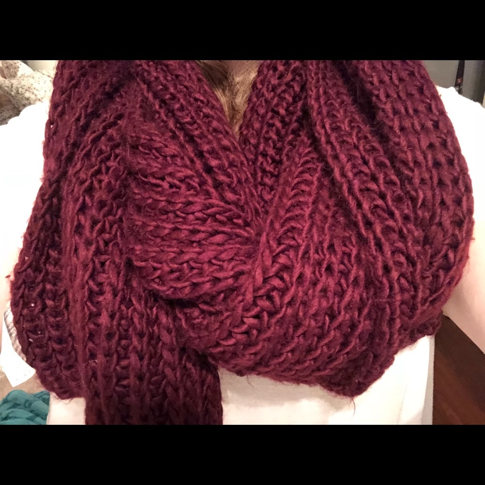 Chunky Burgandy Scarf